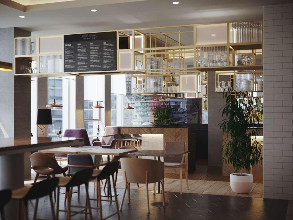 Hilton Garden Inn Tbilisi Riverview المطعم الصورة