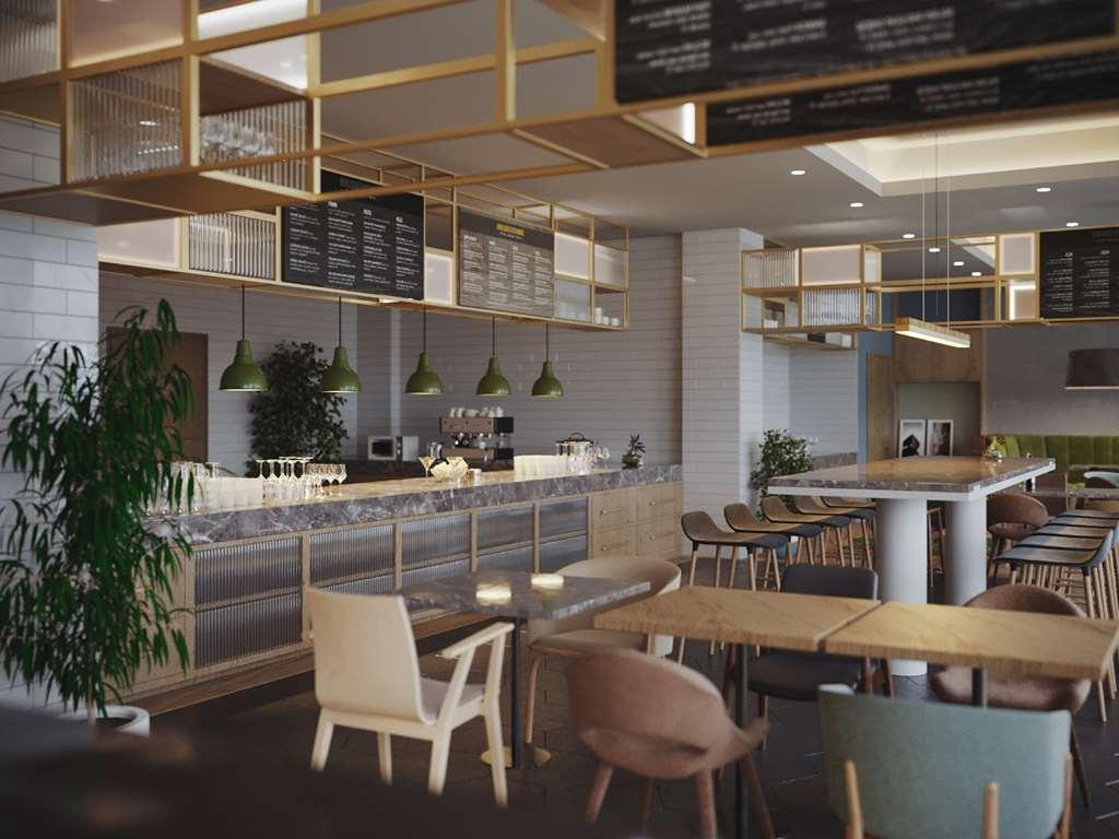 Hilton Garden Inn Tbilisi Riverview المطعم الصورة