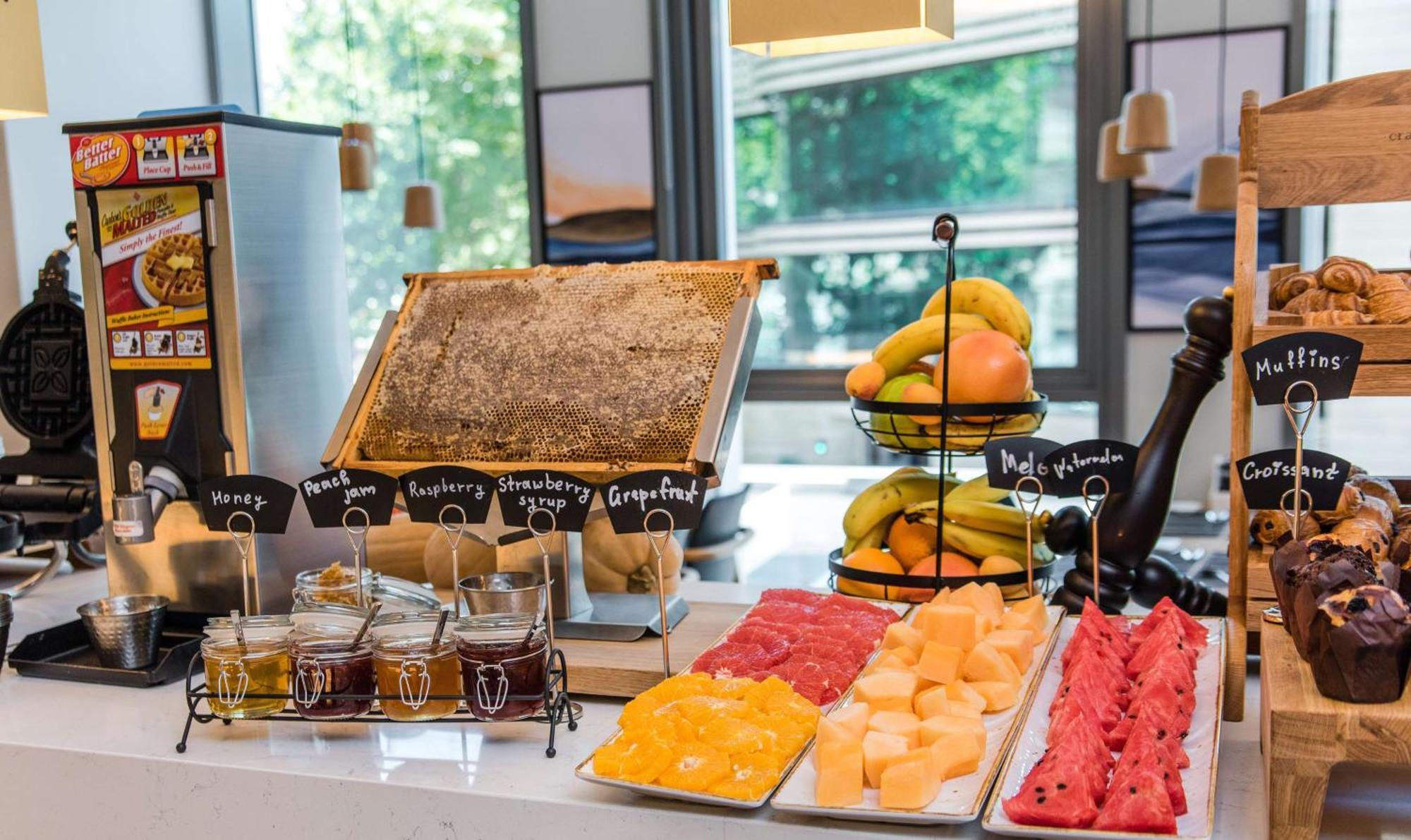Hilton Garden Inn Tbilisi Riverview المظهر الخارجي الصورة